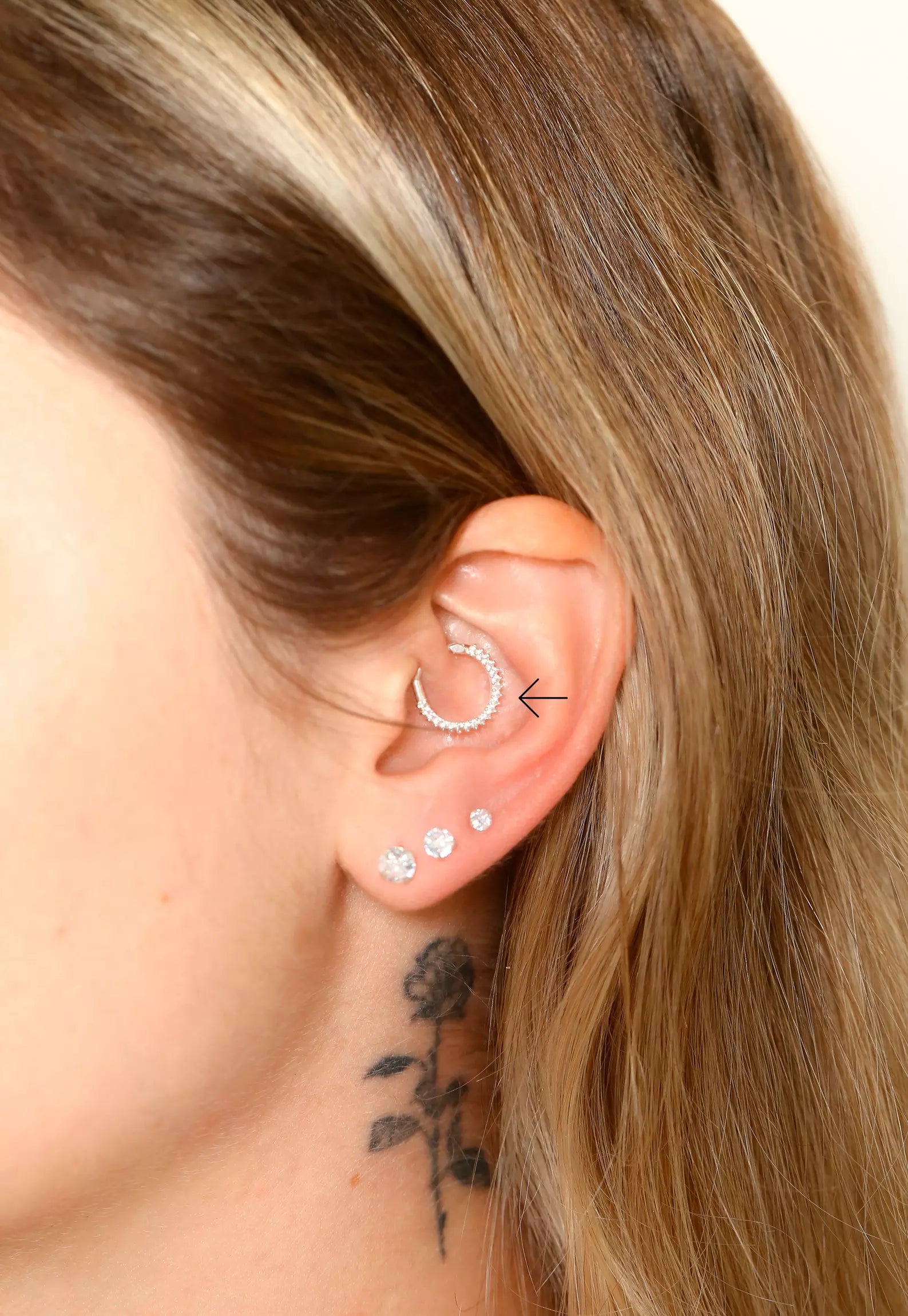Piercing de Prata Argolinha G Daith/Septo Cravejado